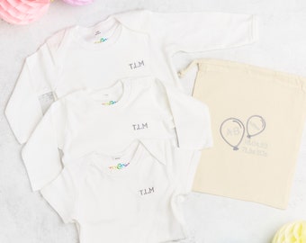 Mejor nuevo regalo de bebé, conjunto de ropa bordado personalizado con bolsa de regalo, regalo de bautizo, regalo de bebé, traje de bebé, regalo recién nacido para bebés
