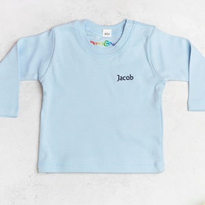 Personalisierte bestickte Baby Jungen Kleidung Set mit Geschenk Tasche, für Neugeborene, Baby Geschenk, Baby Outfit, Neugeborenen Geschenk für Babys Bild 4