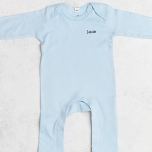 Personalisierte bestickte Baby Jungen Kleidung Set mit Geschenk Tasche, für Neugeborene, Baby Geschenk, Baby Outfit, Neugeborenen Geschenk für Babys Bild 3