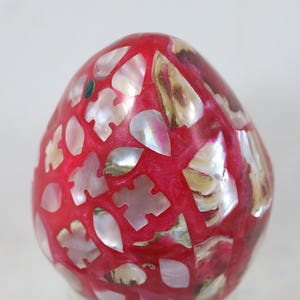 Red Mother of Pearl? 73x56mm Crystal Sphere Egg 147.1g with Display Stand
