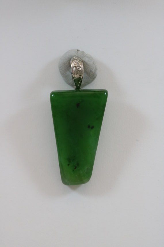 Silver Tone Green Nephrite Jade Trapezoid Shard Pe