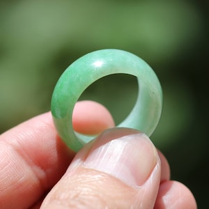 Green Nephrite Jade Asian Chinese Band Ring Size 9 5.2g