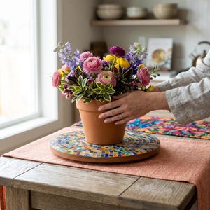 Suporte para plantas em mosaico feito à mão: Azulejos multicoloridos, base redonda de 30 cm (12 polegadas) em madeira de acácia!