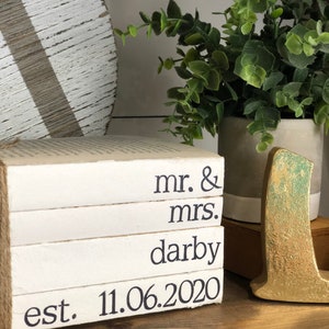 Mr & Mrs Gift // Personalized Wedding Gift // Wedding Date - Etsy