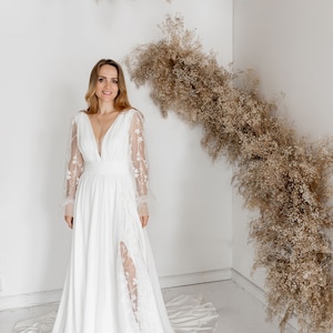 Vestido estilo Boho, vestido de noiva em renda marfim, vestido de cauda longa com botão de manga comprida nas costas. ELARA