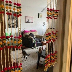 Livraison gratuite ficelles de pompons colorées avec perles Moti blanches guirlande de laine décoration indienne ficelles de pompons avec cloches dorées mariage indien