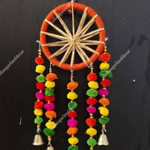 5 Pcs Coloré Gota Ring Woolen Pompom Dream Catcher Avec Metal Bells Indian Backdrop Décor Décoration de mariage Multicolore Bollywood Thème