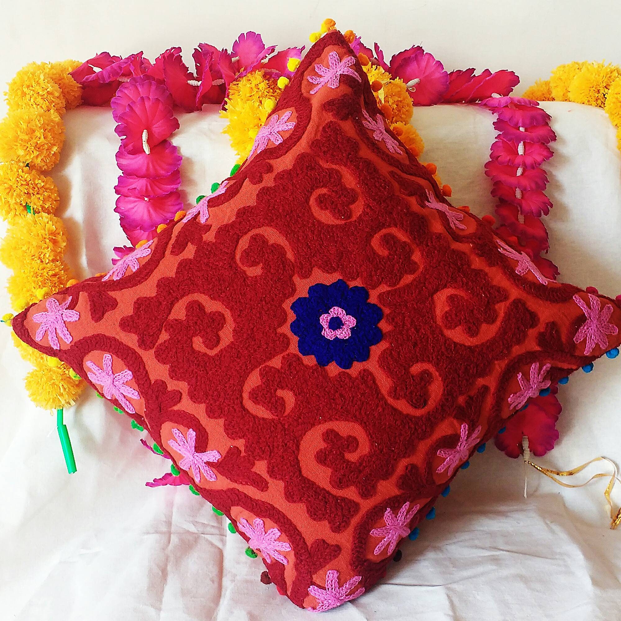 Copricuscino decorativo realizzato a mano, 60x60 cm, motivo: mandala Kashmiri Suzani in cotone, con paillettes ricamate, decorazione per la casa, stile indiano di yoga, 61x61 cm, custodia vegana