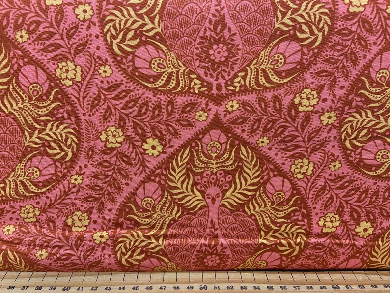 Crystal Manning for Moda /'Kasada/' 100/% Cotton Fabric by the 14 Metre* PeacocksPaisleyFlowersFloralMothsAnimal Print Pink /& Blue