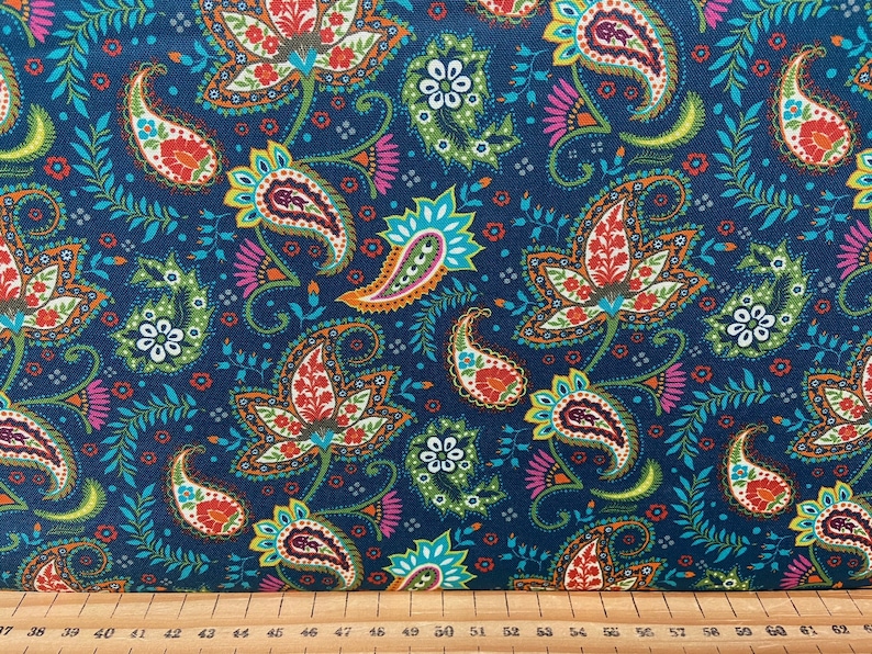 Crystal Manning for Moda /'Kasada/' 100/% Cotton Fabric by the 14 Metre* PeacocksPaisleyFlowersFloralMothsAnimal Print Pink /& Blue
