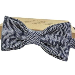Grey linen bow tie, Gray pre-tied bow tie, bow tie for men, bow tie for him, gift for men, gift for man, bow tie for men, mens bow tie