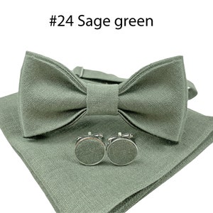 Most popular wedding colour - Dark sage bow tie, pocket square and cufflinks;
Beliebteste Hochzeitsfarbe: Fliege, Einstecktuch und Manschettenknöpfe in dunklem Salbei;
Couleur de mariage la plus populaire – Noeud papillon sauge foncée