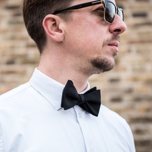Black Self Tie Linen bow Tie, Linen pocket square, Linen suspenders, Linen braces, Groomsmen bow tie, Bow tie for men, Bowtie