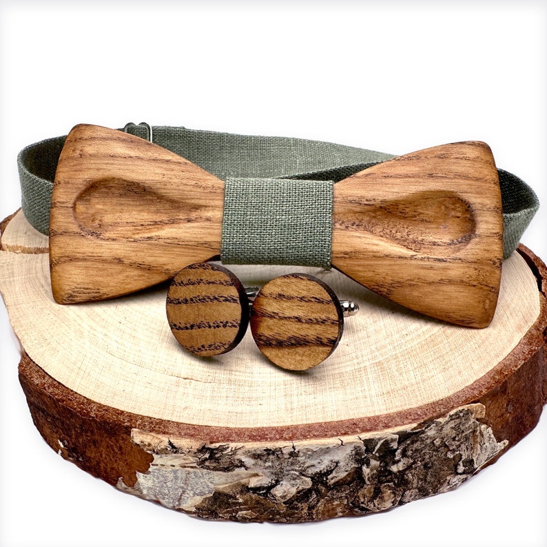 Wooden bow tie and cufflinks for men;
Fliege und Manschettenknöpfe aus Holz für Herren;
Noeud papillon et boutons de manchette en bois pour homme.