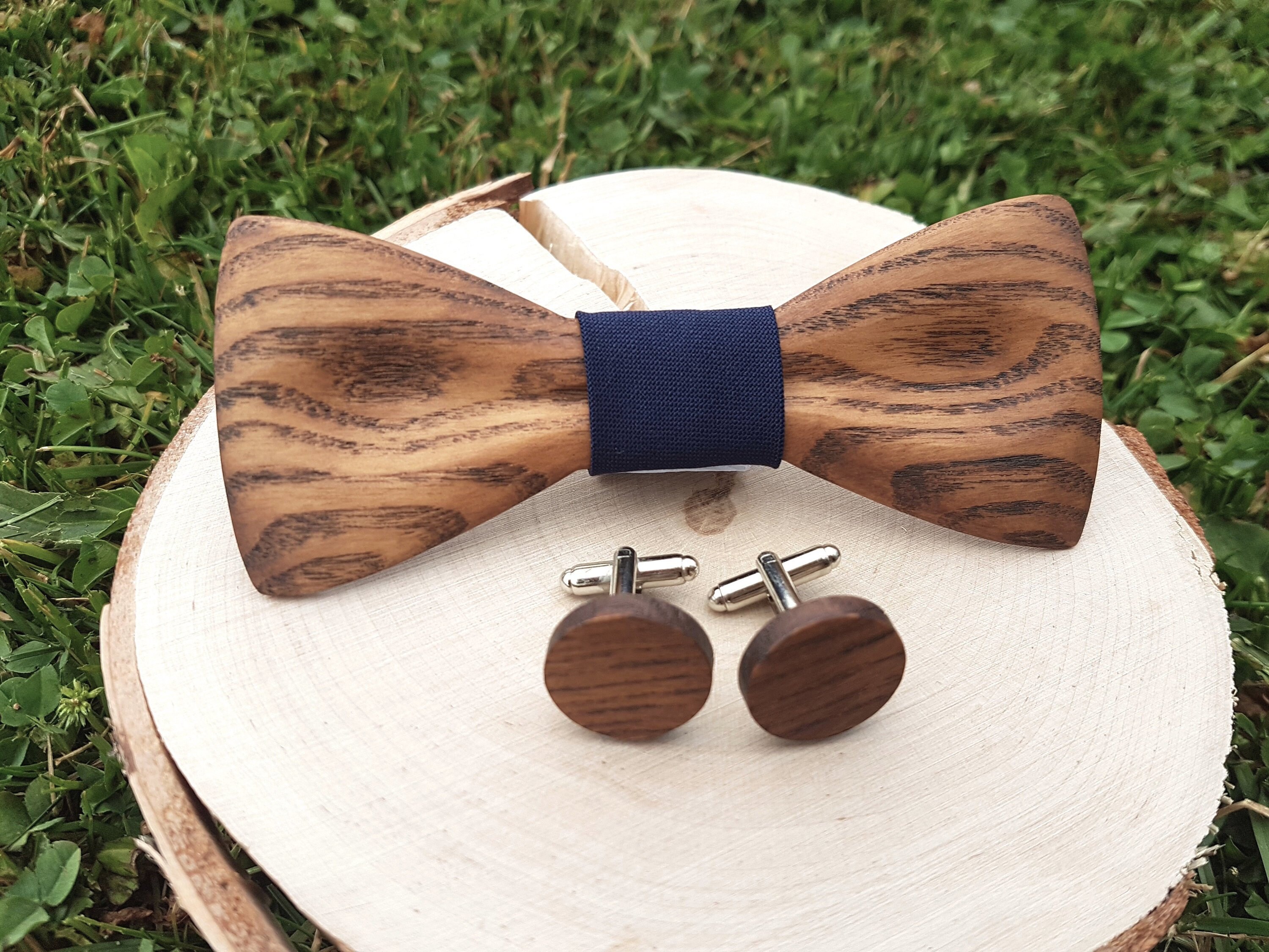い出のひと時に、とびきりのおしゃれを！ Wooden Bow for Tie Bow Cufflinks- and Tie Bow Wooden Tie- Clothing