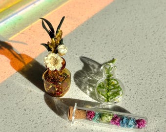 Itty bitty floral bouquet