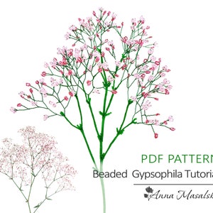 Könnte beinhalten: PDF-Muster für ein Perlen-Gipskraut-Blumen-Tutorial. Das Bild zeigt zwei Zweige mit Perlenblumen, einen mit rosa Perlen und den anderen mit weißen Perlen. Der Text "PDF PATTERN Beaded Gypsophila Tutorial" befindet sich am unteren Rand des Bildes.