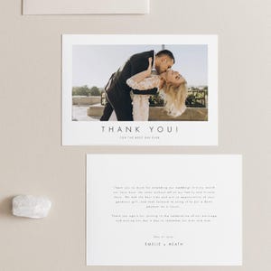 Plantilla de tarjeta de agradecimiento moderna para descargar Tarjeta de agradecimiento de boda moderna imprimible con foto, plantilla de agradecimiento n.° 32