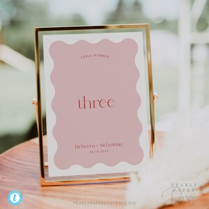 Modelo de números de mesa retrô, cartões de mesa de casamento rosa e vermelho Cartões de mesa para impressão Números de mesa modernos Templatett #057