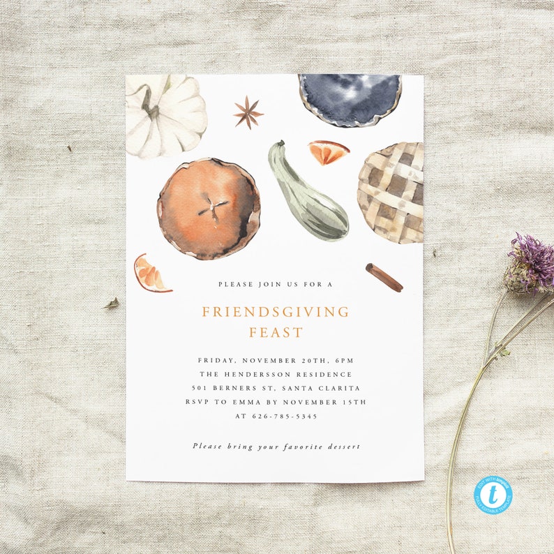 Puede incluir: Una ilustraci&oacute;n de acuarela de una invitaci&oacute;n a un Friendsgiving con texto dorado superpuesto. El texto dice "Por favor, &uacute;nase a nosotros para un fest&iacute;n de Friendsgiving. Viernes, 20 de noviembre, 6 PM. La residencia Henderson, 501 Berners St. Santa Clarita. RSVP a Emma antes del 15 de noviembre al 626-785-5345. Por favor, traiga su postre favorito."