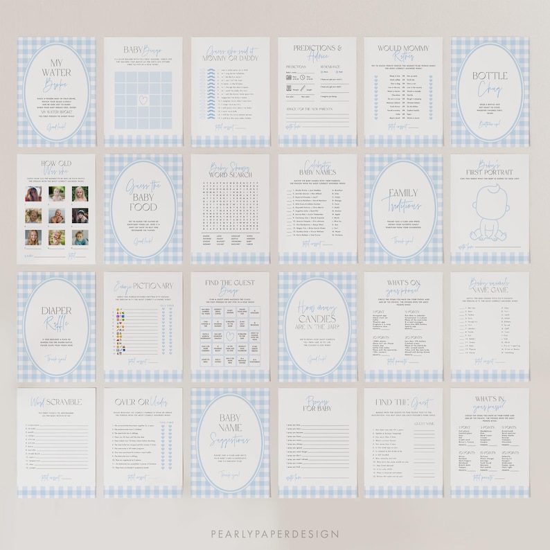 Puede incluir: Un conjunto de tarjetas de juegos para baby shower con un fondo de patr&oacute;n de cuadros vichy azul claro. Cada tarjeta presenta un juego diferente, con texto e ilustraciones en azul suave. Los juegos incluyen "Baby Bingo" y "Adivina la comida para beb&eacute;s".