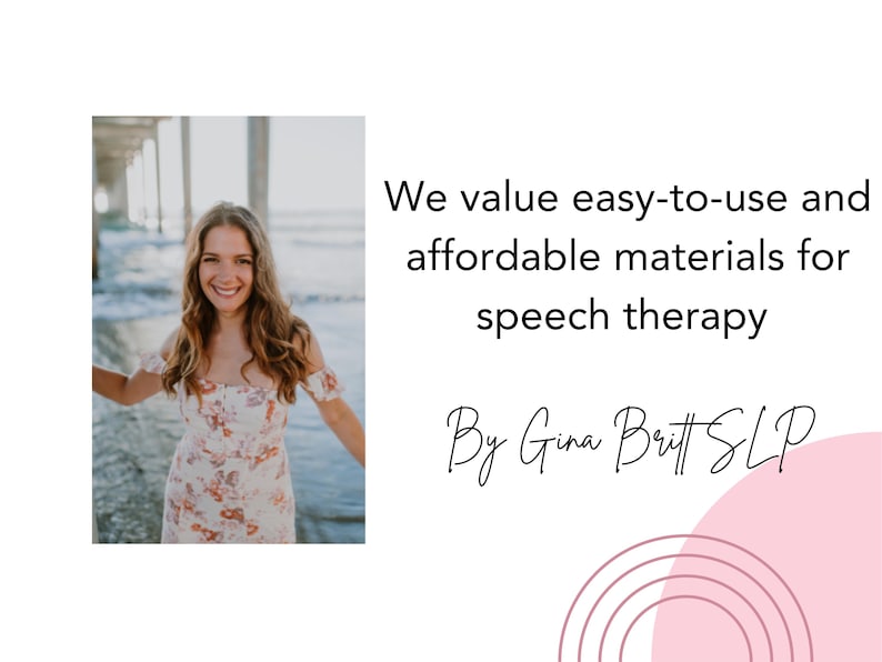 K&ouml;nnte beinhalten: Eine Frau in einem gebl&uuml;mten Kleid l&auml;chelt am Meer. Der Text lautet: &bdquo;Wir sch&auml;tzen benutzerfreundliche und erschwingliche Materialien f&uuml;r die Sprachtherapie. Von Gina Britt SLP.&ldquo;