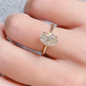 2 Carat Engagement Ring, Oval Diamond Ring, Oval Engagement Ring, Solitaire, Tapered, Vintage, Yellow Gold Engagement Ring
