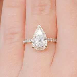3.6 CT Pear Shaped Teardrop Diamond Engagement Ring