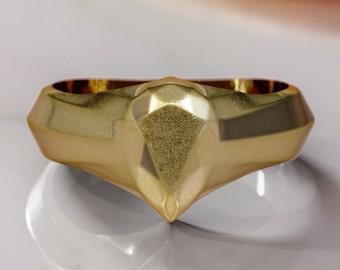 Gold Signet Ring. Big Vintage 9K Yellow Gold Hand Engraved Gold Signet Ring. Big Vintage 9K Yellow Gold Hand Engraved
