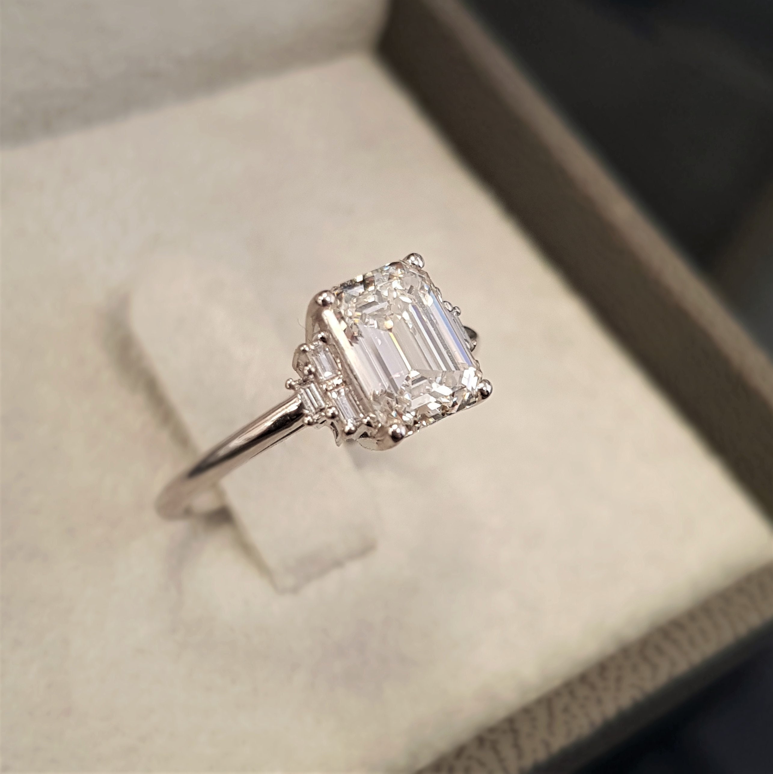 How To Select A Perfect Emerald Cut Diamond Engagement Ring