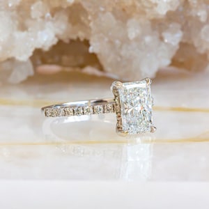 Anillo de compromiso de diamantes para mujer, anillo de compromiso de oro blanco de 2 quilates, anillo de compromiso de talla radiante, diamante natural.