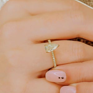 Diamond Engagement Ring, FIne Diamond Jewlery, Teardrop Diamond Ring, Solitaire Ring, 14k Gold Diamond Ring, Natural Diamond Engagement Ring