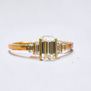 Five Stone Ring, Emerald Cut Semi Bezel, Unique Emerald Ring, Emerald Diamond Ring, Natural Diamond Ring, 14K Diamond Ring, Yellow Gold Ring