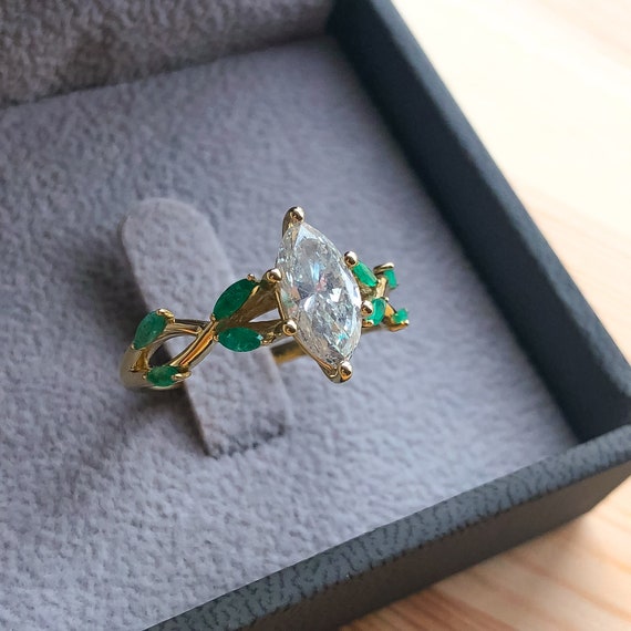 Marquise Engagement Ring, Engagement Ring, Rose Gold Diamond Ring, Natural Emerald, Emerald Jewelry, Emerald Leaf Ring, Vine ring