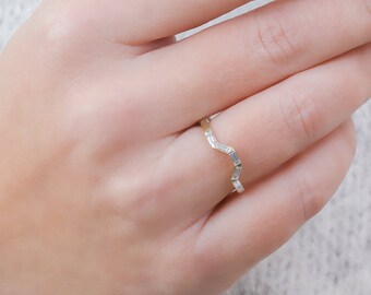 Baguette Diamant Ring, Zarte Baguette Ring für Frauen, Benutzerdefinierte Passender Ehering, Gebogene V-Form Ring