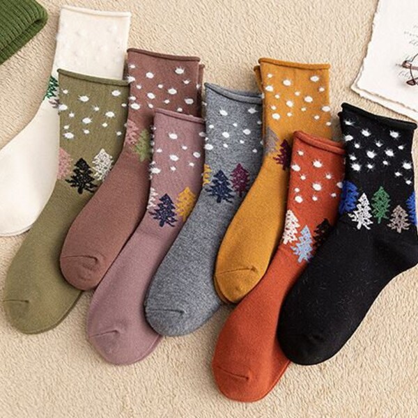 Nice Warm Autumn/ Winter Christmas Tree Lady Tube Cozy Socks