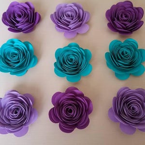 Set mit 10 kleinen Meerjungfrau-Blumen, türkisen und lila Blumen, kleinen Papierblumen, Schattenkastenblumen, unter den Meeresthemablumen