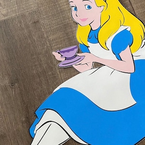 Cenário de personagens de Alice no país das maravilhas branco ou preto de 2 pés, adereços fotográficos temáticos do país das maravilhas, recortes grandes de Alice no país das maravilhas