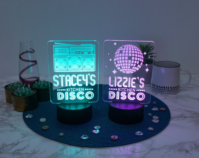 Enseigne LED multicolore personnalisée. Plaque décorative lumineuse personnalisée Kitchen Disco gravée. Petite enseigne au néon. Décoration d'intérieur L113