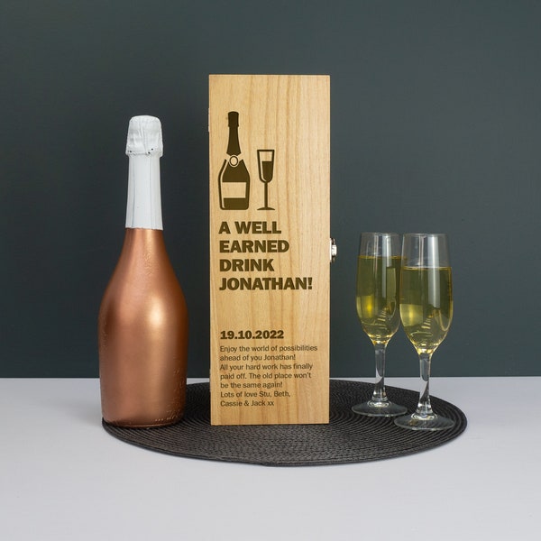 Boîte-cadeau de bouteille d’alcool de retraite gravée sur mesure. Coffret de présentation champagne vin bois personnalisé. Cadeau départ travail L458V