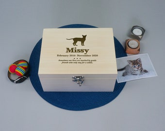 Personalised cat memory box. Memorial pet cat rememberance box. Custom engraved wooden trunk L11