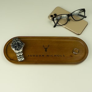 Personalised wooden man tray. Custom engraved desk tidy organiser coin and watch tray. Made from sustainable acacia wood  L58