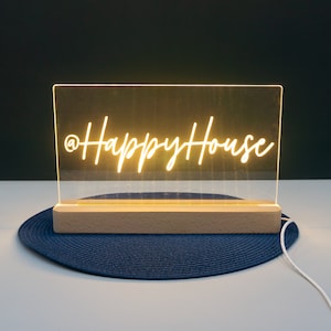 Benutzerdefinierte leuchten LED Namensschild. Personalisierte Text Acryl-Folie freistehende Beschilderung Plakette. Extragroße Schreibtisch LeuchtreklameL135XL