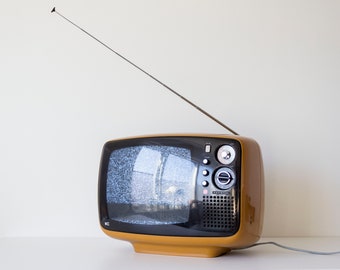 Vintage Space Age 1976 National Transistor TV Model TR-542S by