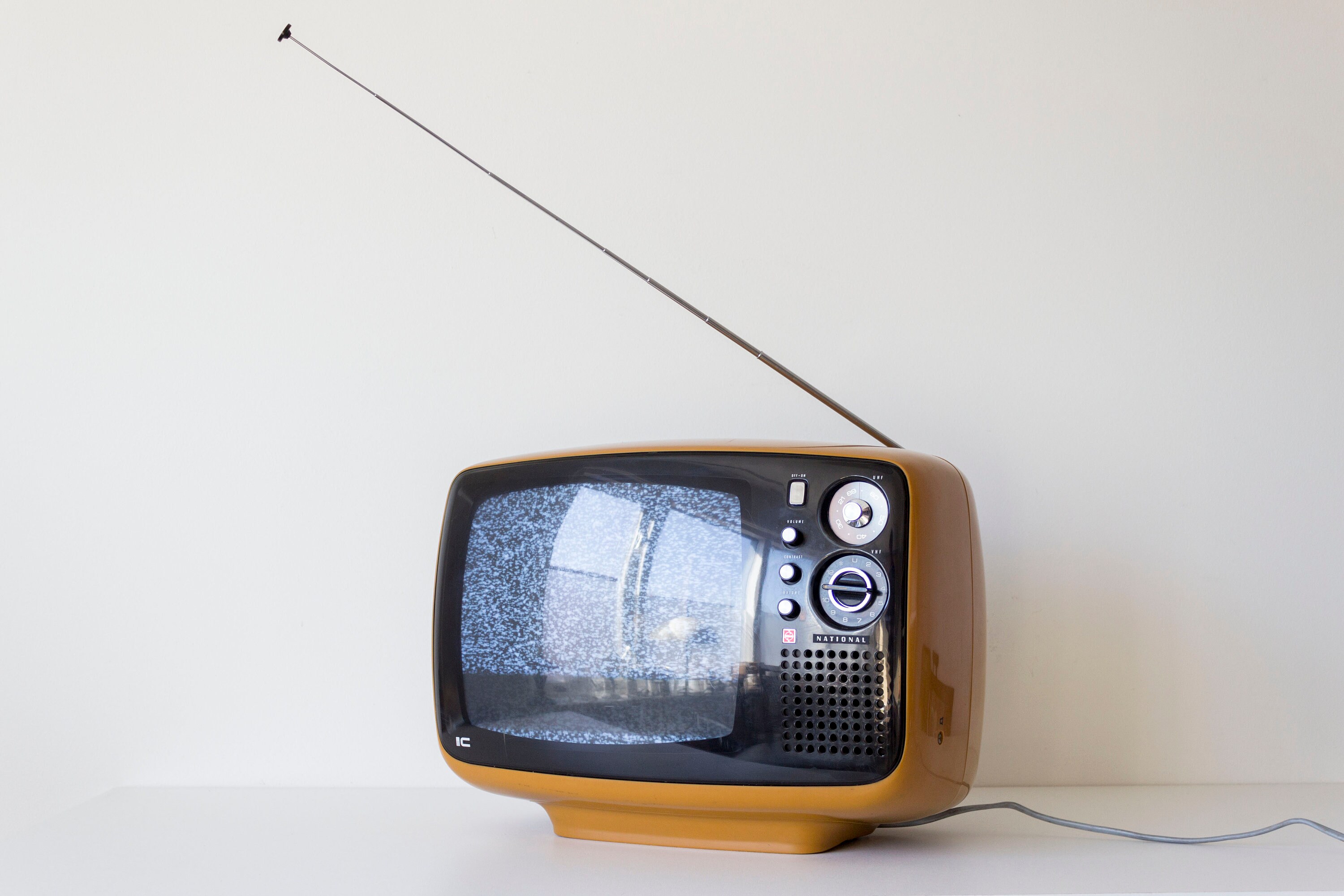 Vintage Space Age 1976 National Transistor TV Model TR-542S by