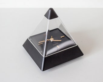 Horloge pyramide en plastique vintage des années 80, quartz, or noir et lucite en état de fonctionnement avec boîte d'origine !