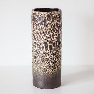 Vintage Keramikvase 70er Jahre – braun und beige getexturierte Glasur – zylindrische Keramik – waschbar bei West-Duits of Nederlands