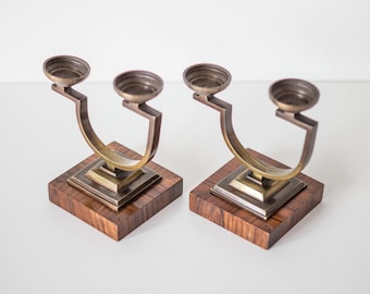 Candelabros Art Déco por casal | Geometrisch ontwerp jaren '30 messing en walnootfineer | Dubbele brede kaarsenset