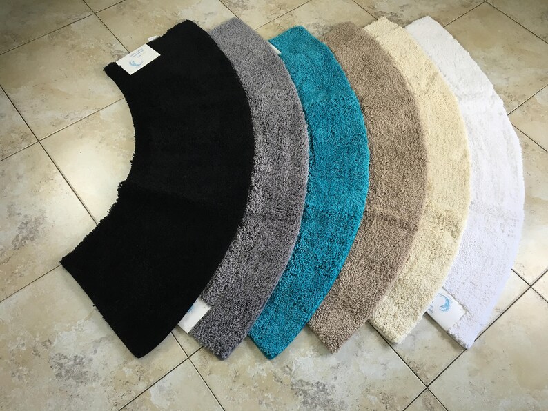 UVCMDUI Tapis de douche incurvé en quart de cercle - Antidérapant - Super absorbant - Pour la maison et l'hôtel - Noir - 45 x 100 cm UVCMDUI Tapis de douche incurvé en quart de cercle - Antidérapant - Super absorbant - Pour la maison et l'hôtel - Noir - 45 x 100 cm