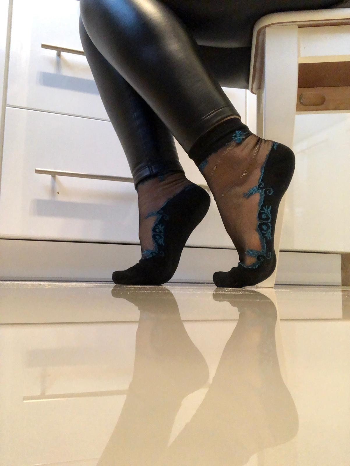 [ KIRSH ]★COLLECTION LACE UP SEE THROUGH SOCKS Hand Embroidered,beautiful Women Sheer Socks, Crystal Lace